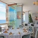 с изглед към морето в ла мер Apartment *