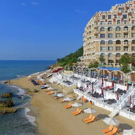 с изглед към морето в ла мер Apartament Złote Piaski