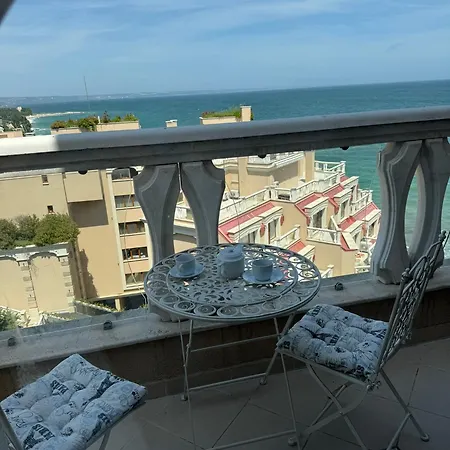 с изглед към морето в ла мер Daire *