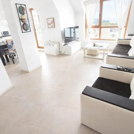 с изглед към морето в ла мер Apartament *