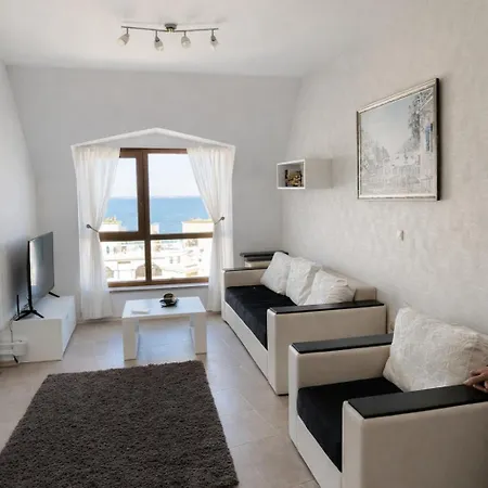 с изглед към морето в ла мер Apartament Nisipurile de Aur