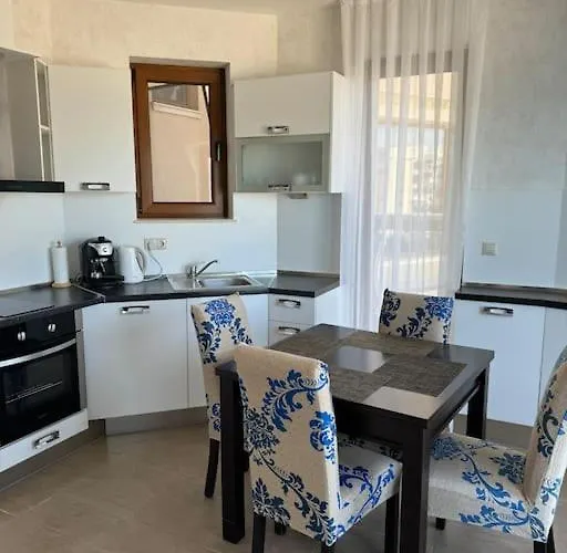 Apartment с изглед към морето в ла мер