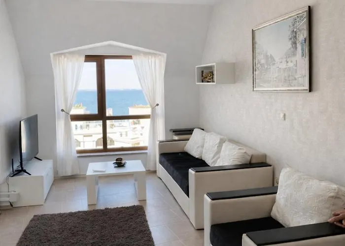 с изглед към морето в ла мер *