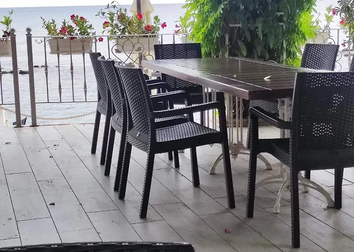 с изглед към морето в ла мер Apartament