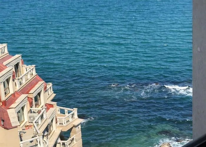 с изглед към морето в ла мер